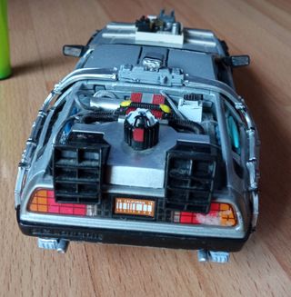 Coche escala 1/24 Regreso al Futuro 3
