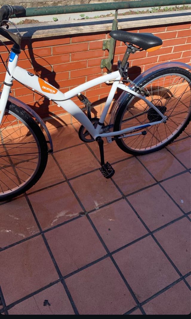 Bicicleta Decathlon blanca