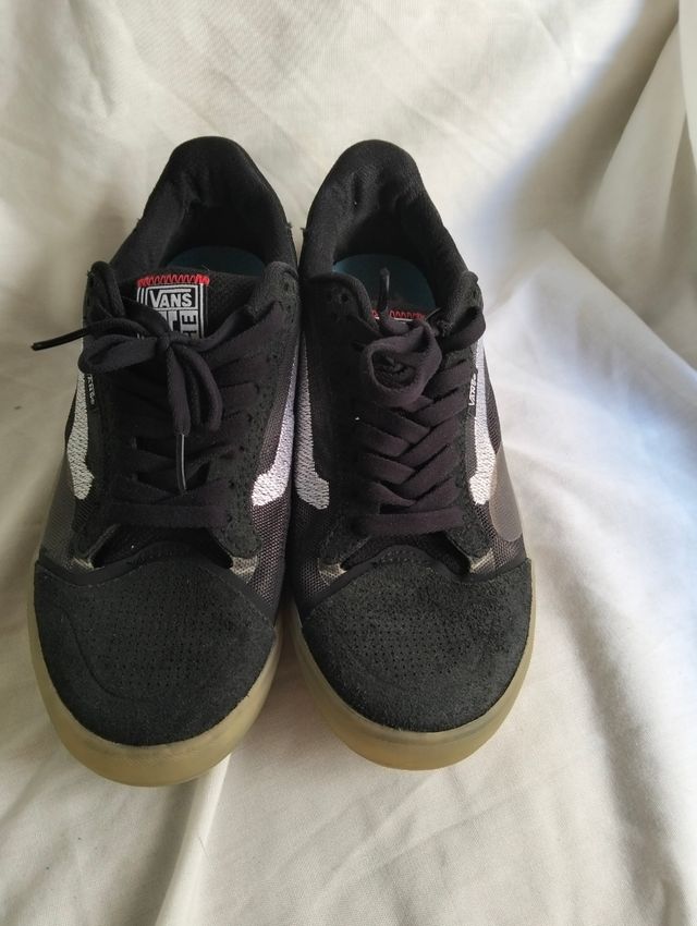 Zapatillas Vans Negras Talla 40 como nuevas 