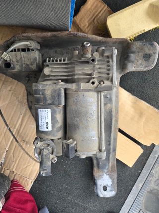 Compresor suspensión neumática Mercedes AMK