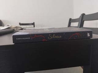Silence: De la autora del bestseller mundial Bo...