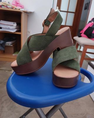 Sandalias verdes y marrones talla 37