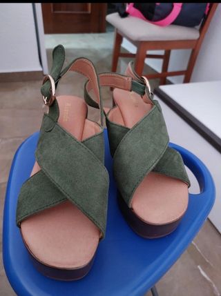 Sandalias verdes y marrones talla 37
