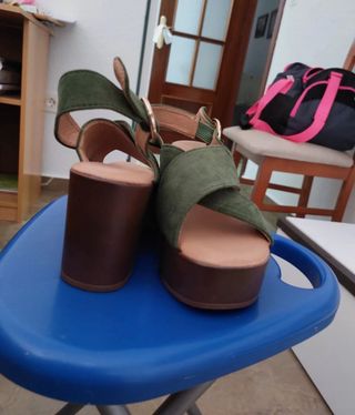 Sandalias verdes y marrones talla 37