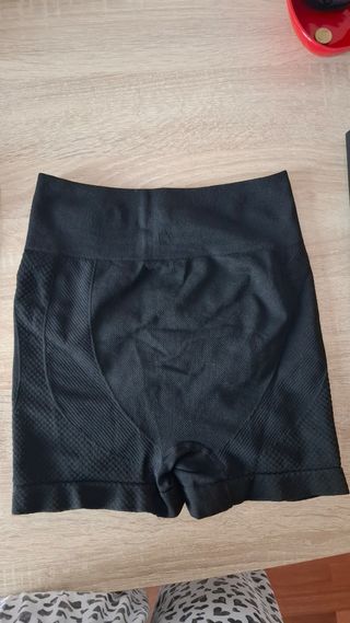 Pantalon corto negro de deporte, talla M