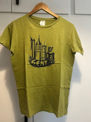 Camisetas varias de diferentes estilos y lugares