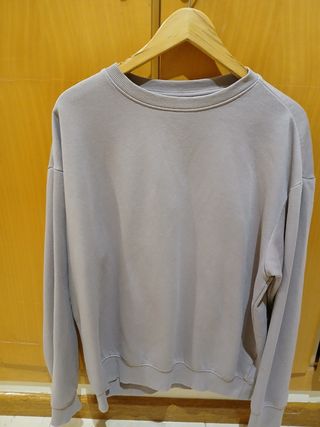 Sudadera marca H&M.Color beis grisaceo