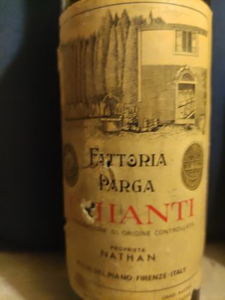 Bottiglia di vino Chianti Fattoria Parga 1968