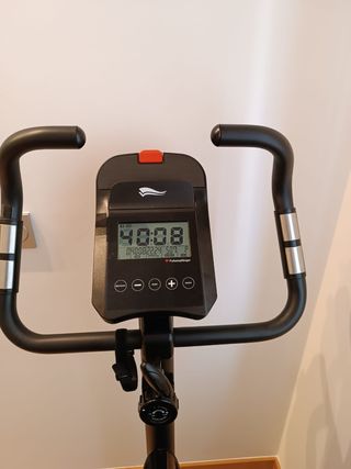 Bicicleta estática con pantalla digital