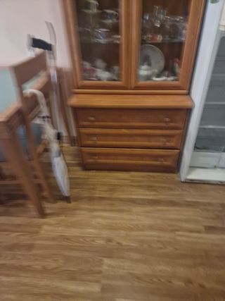 Aparador madera con cristal y 3 cajones
