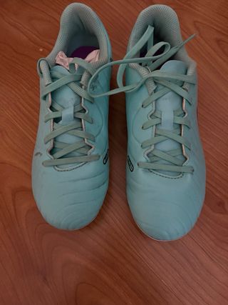 Botas de fútbol Nike Tiempo Tacos, número 35