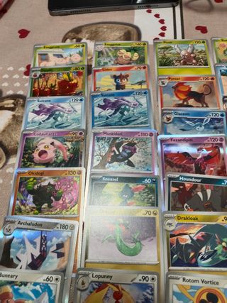 Lotto Carte Pokemon Evoluzioni Prismatiche.