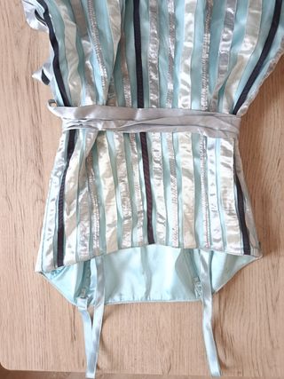 Vestido fiesta niña azul y plateado
Talla 10.