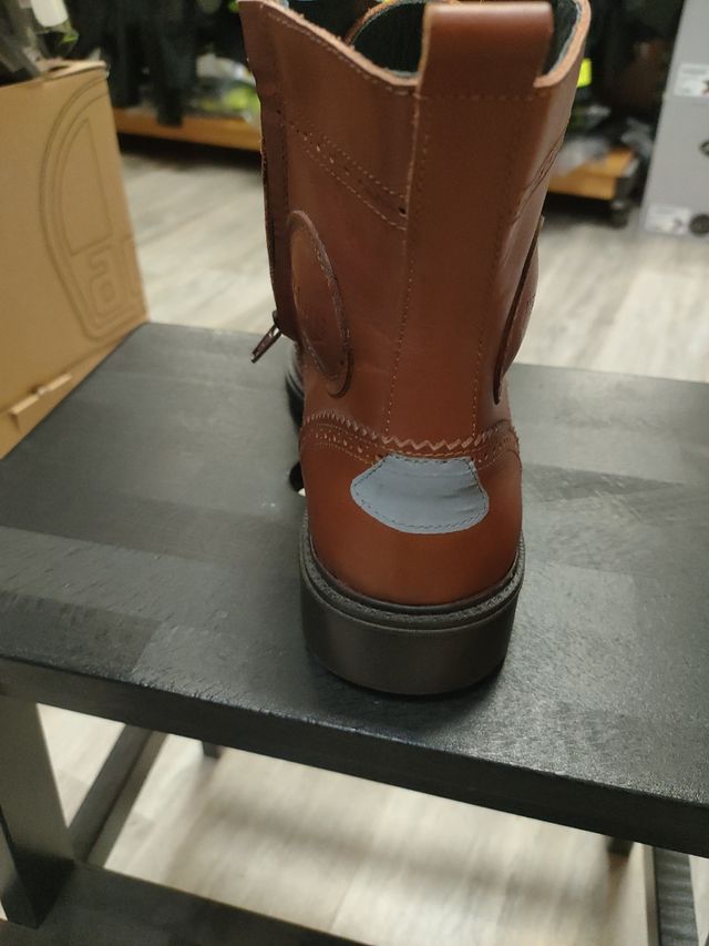 Botas moto marca bicity piel  caballero número 41