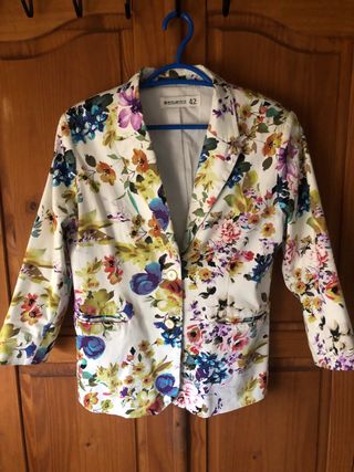 Blazer Encuentro floral talla 42