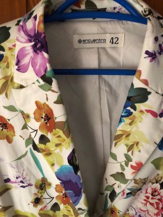 Blazer Encuentro floral talla 42