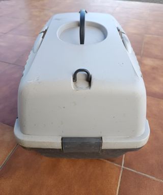 Transportín para mascota de tamaño pequeño. 