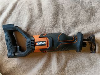 Sierra de sable worx a batería 20v.