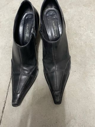 Botines 
negros  bajos 