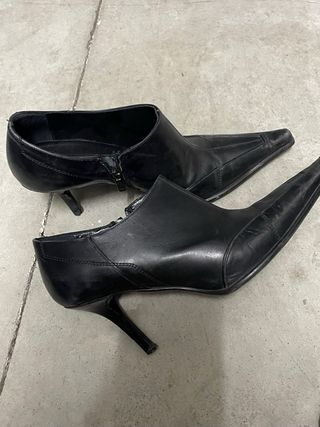 Botines 
negros  bajos 