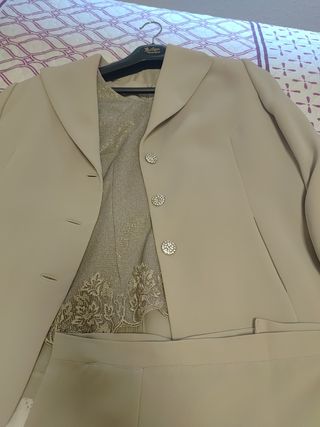 Conjunto de fiesta/boda  de 3 piezas señora beige 