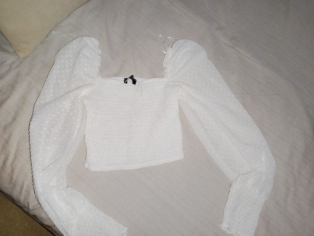 Blusa blanca manga abullonada