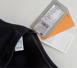 Top deportivo negro NUEVO