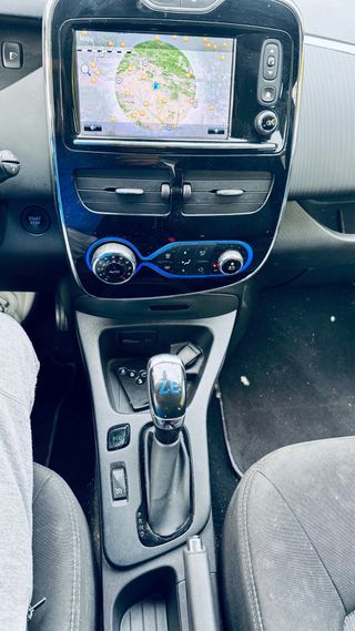 RENAULT ZOE ACCIDENTADO