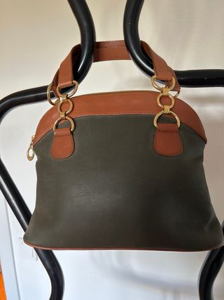 Bolso de mano verde militar y marrón