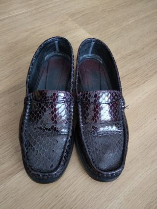 Mocasines de piel efecto serpiente