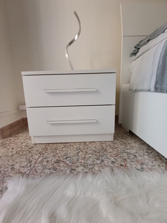 Camera da letto completa con materasso