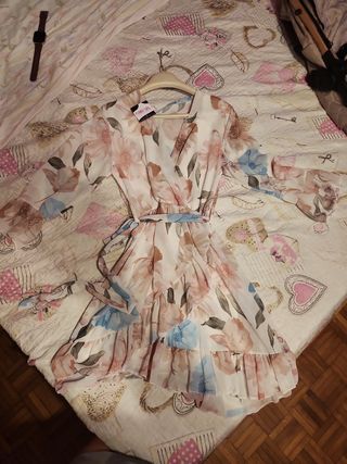 Vestito fantasia floreale a portafoglio