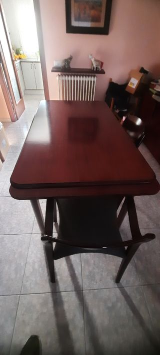 Muebles Comedor: Bufet, Mesa y Vitrinas
