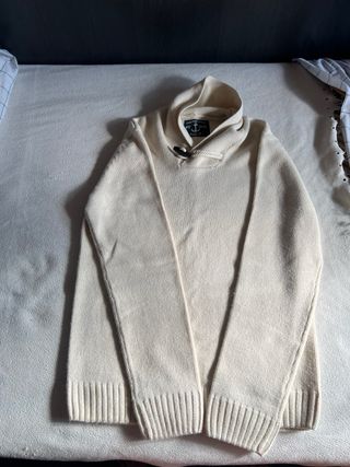 jersey cuello beige 