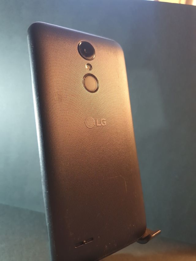LG K4 (2017) in nero