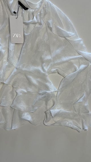 Blusa Zara Blanca Volantes talla L