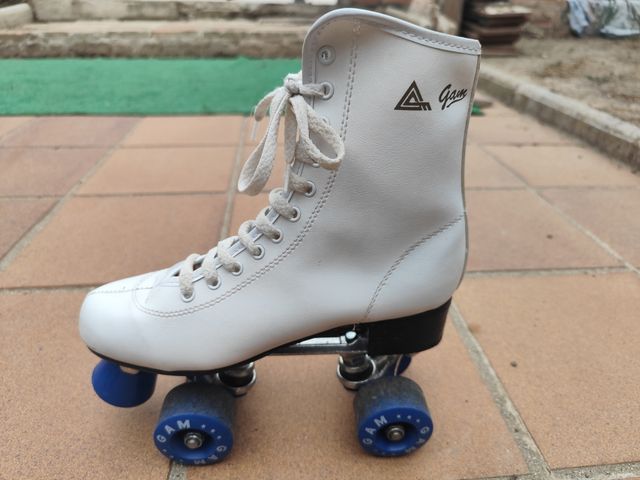 Patines blancos GAM 4 ruedas cordones