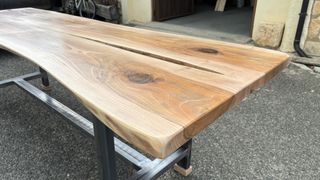 Mesa de nogal rústica tamaño 270×80×5