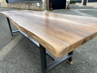 Mesa de nogal rústica tamaño 270×80×5