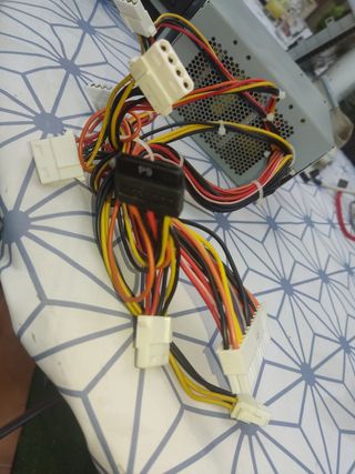 Fuente de Alimentación PC 230V