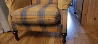 Sillón orejero tela cuadros amarillo