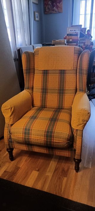 Sillón orejero tela cuadros amarillo