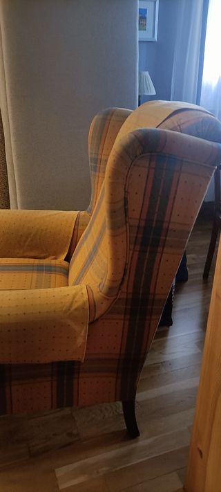 Sillón orejero tela cuadros amarillo