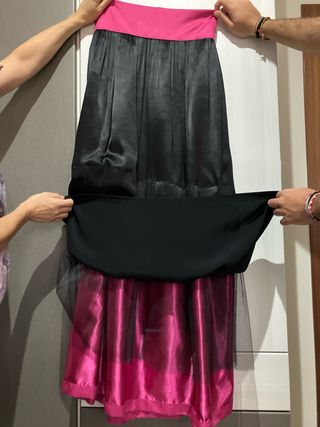 Falda evento con cinturón a juego.