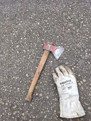 Hacha pequeña de madera