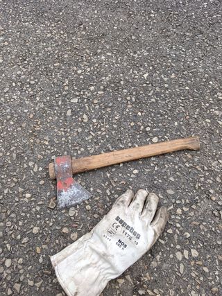 Hacha pequeña de madera