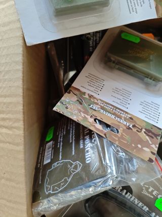 Scatola CAMO Cod 890 tutto quello che c'è all'inte