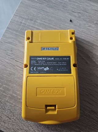 Consola Game Boy Color Amarilla + Juegos