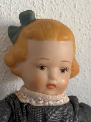 Due bambole «Mignon», molte