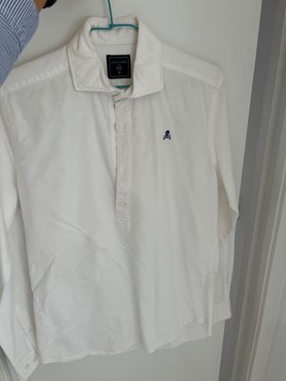camisa blanca Scalpers